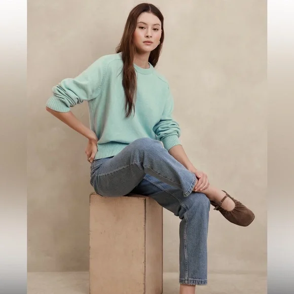 Banana Republic Factory Perfectly Soft Crew-Neck Sweater - Picture 1 of 4